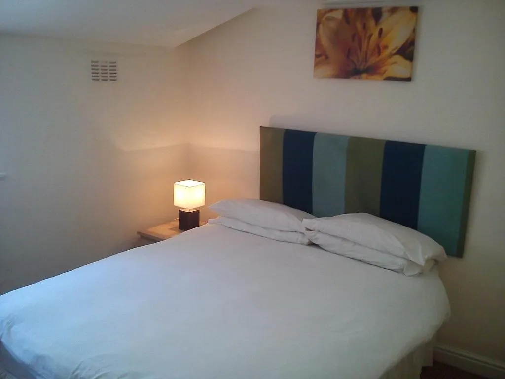 Ambassador Rooms 斯卡伯勒 酒店